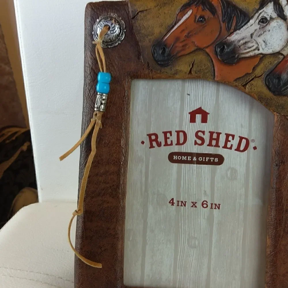 Red Shed 4 x 6 in. Ceramic leather & Jean frame with horses and metal studs